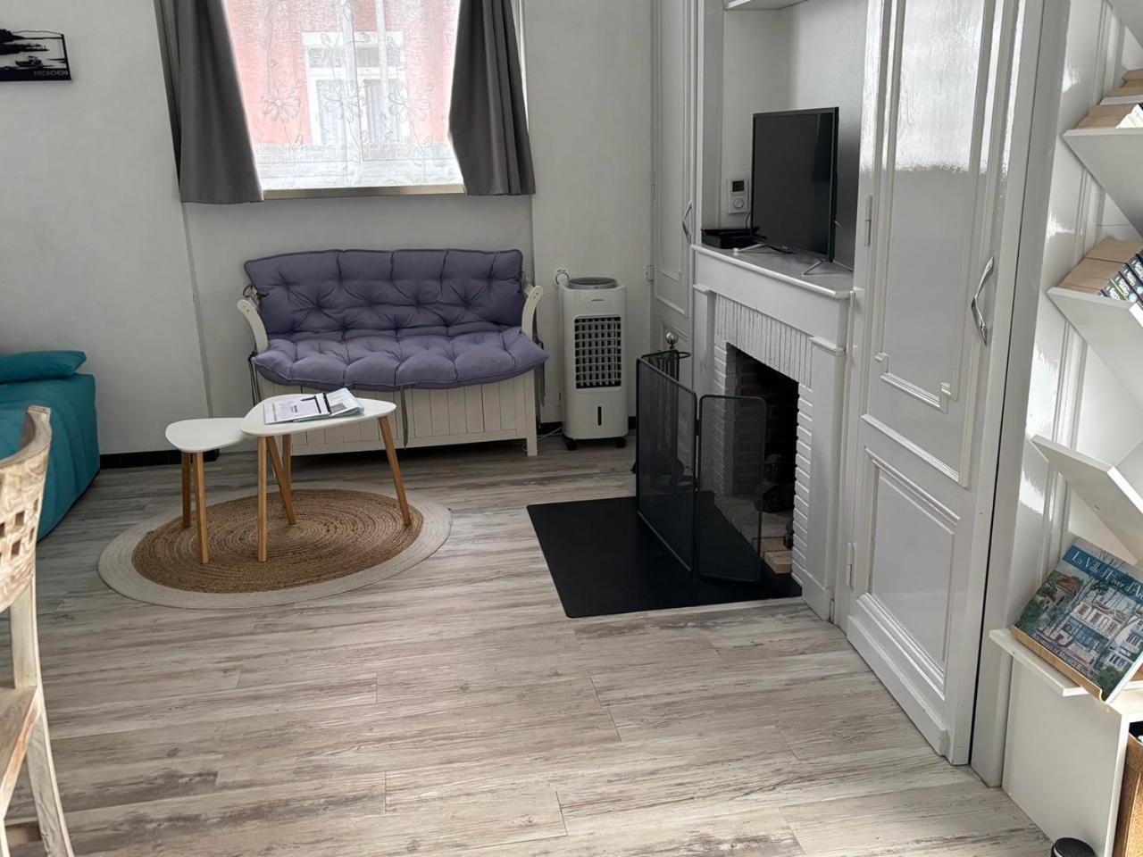 3 Pieces Avec Terrasse Entre Et Centre *
